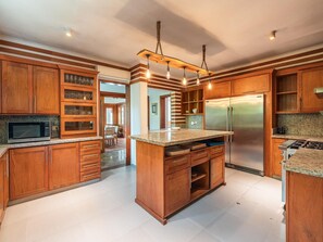 Fridge, microwave, oven, cookware/dishes/utensils