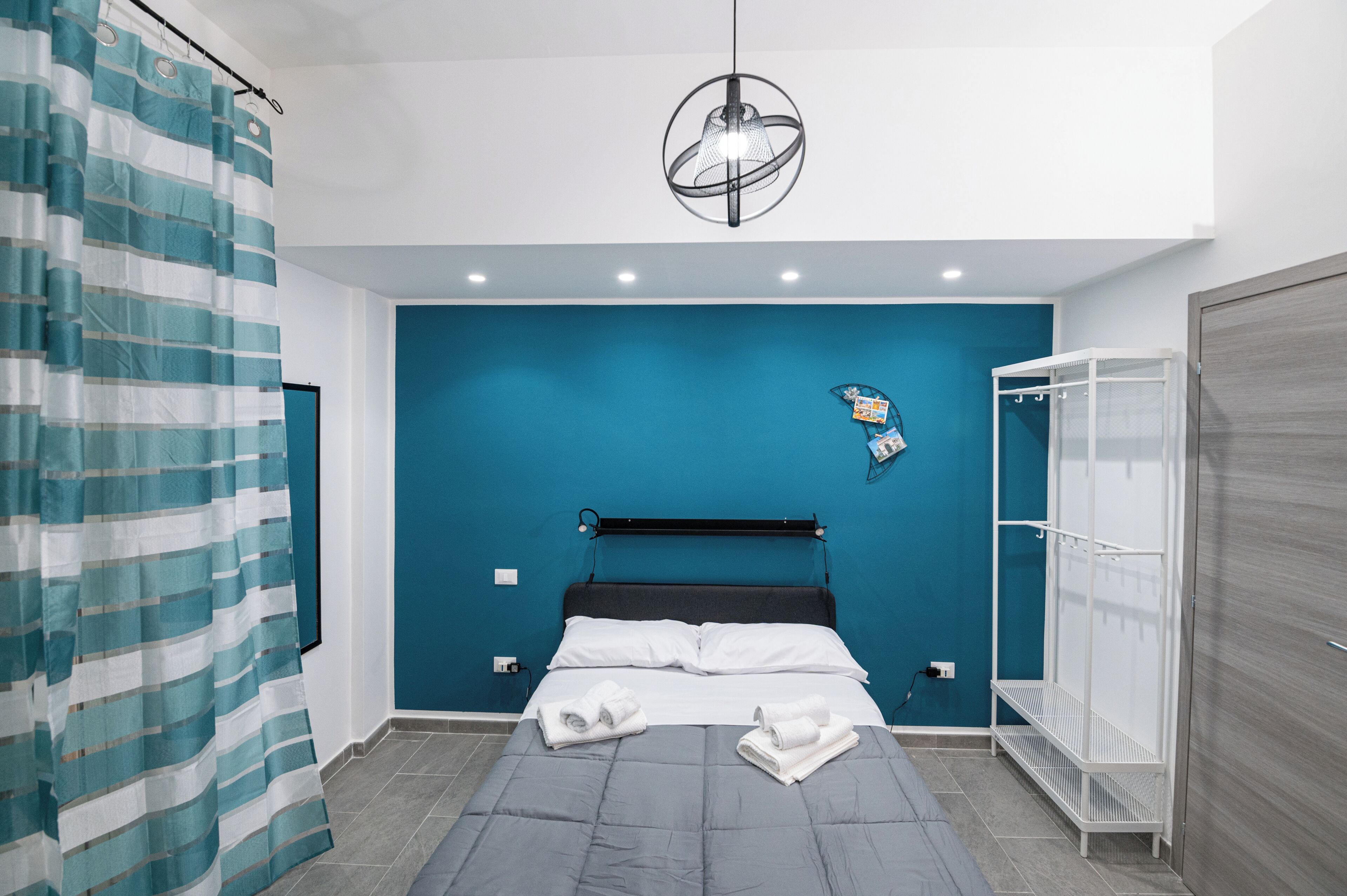 1 quarto, Wi-Fi de cortesia, roupa de cama