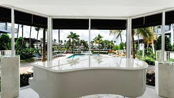 Piscine extérieure