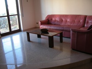 Living area - Gr. Fe-Wo in Ostuni with own parking, nearby wellness center supermarket (Ostuni)