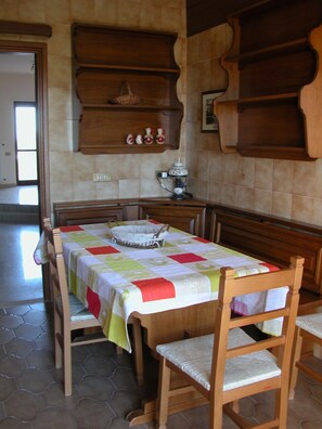 Dining - Gr. Fe-Wo in Ostuni with own parking, nearby wellness center supermarket (Ostuni)