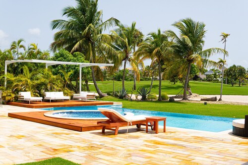 Majestic 5BR Villa With Pool and Garden View