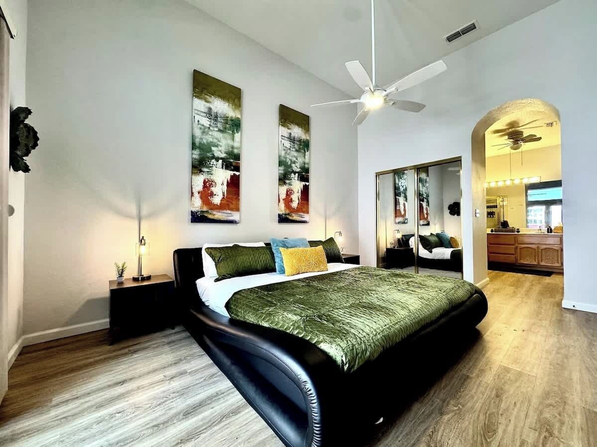 Iron/ironing board, WiFi, bed sheets