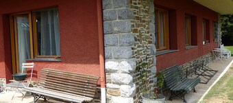 5 minutes from the lake, with direct access to the garden, ideal apartment to rest.