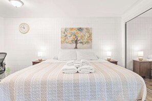 1 bedroom, iron/ironing board, travel cot, WiFi