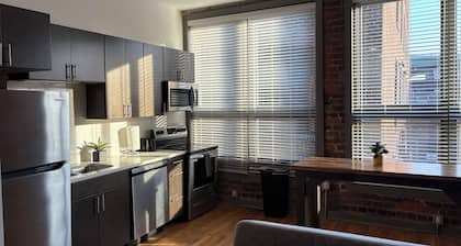 Stylish Getaway in Downtown Richmond - 1b1b