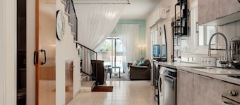 Felicity Beachside Romantic 2-BR Villa Paralimni