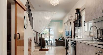 Felicity Beachside Romantic 2-BR Villa Paralimni