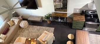 Charming 2/2 townhome in near FSU campus/stadium