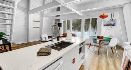 Tranquil 3-bedroom cabin in Harbor Springs