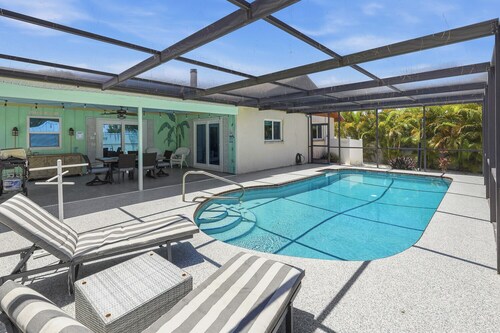 Sunset Beach Retreat w/Pool - 8 mins to Beach