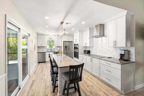 Sunset Beach Retreat w/Pool - 8 mins to Beach