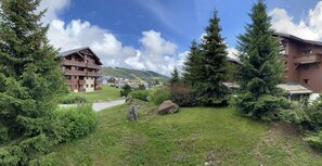 Property grounds - 1st floor, view ski slopes, swimming pool, balcony, tv, ski locker, 40m², Les Saisies (Les Saisies)