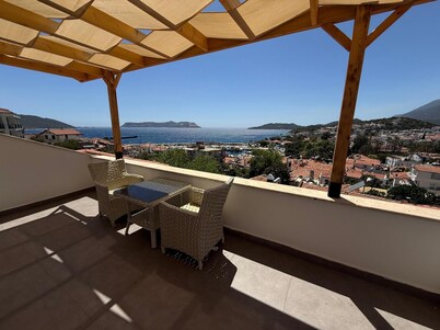 THE PENTHOUSE WİTH TERRACE