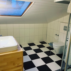 Ático clásico, vistas al mar | Baño | Toallas