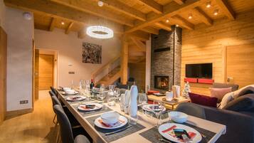 Chalet | Dining