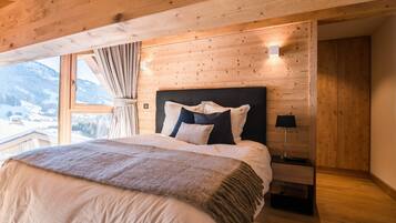 Chalet | Iron/ironing board