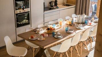 Chalet | Tempat makan