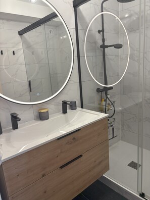 Dusche, Haartrockner