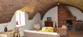 Autentická horská chalupa ze 17. století s vnitřním dvorem - Kundratice