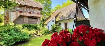 Autentická horská chalupa ze 17. století s vnitřním dvorem - Kundratice