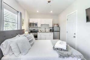 1 多间卧室、熨斗/熨衣板、WiFi、床单