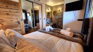 3 chambres, fer et planche à repasser, Wi-Fi, draps fournis