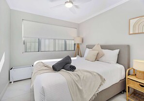 3 bedrooms, iron/ironing board, WiFi, bed sheets