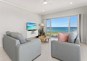 TV, offices - Seabreeze on the Beach "Feng" (Warilla)