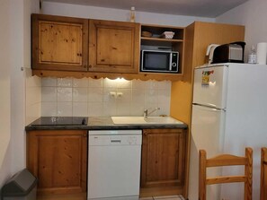 Fridge, microwave, dishwasher, coffee/tea maker - 3rd floor, swimming pool, balcony, tv, ski locker, 31m², Saint Gervais (Saint-Gervais-les-Bains)