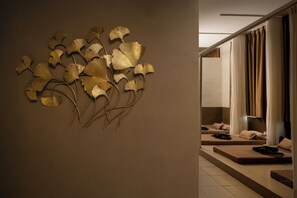 Body treatments, aromatherapy, Thai massages, sports massages