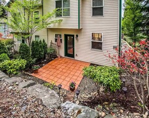 Exterior - Lux 3-bedroom home retreat - close to Amazon, Google and Microsoft (Redmond)