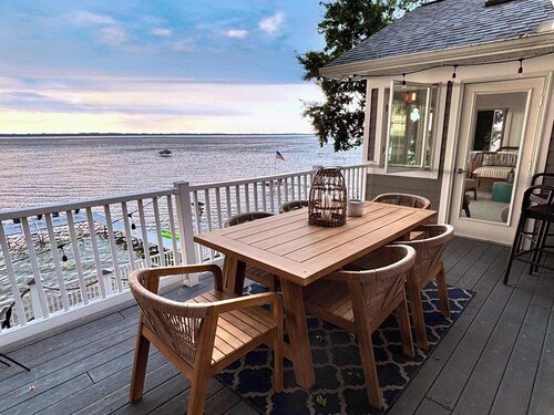 Spectacular Suttons Bay Stay - Game Room, Kayaks, Pizza Oven & More!