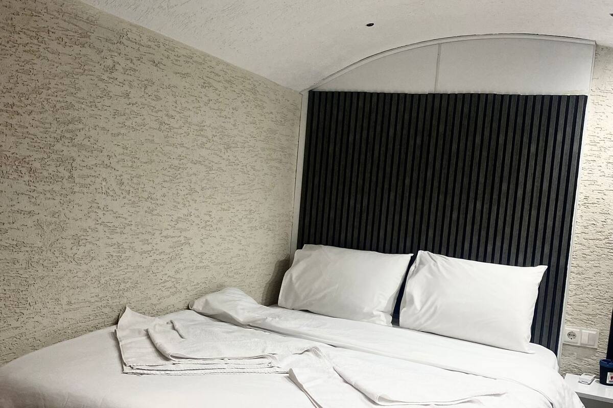 Standard Room | Egyptian cotton sheets, premium bedding, soundproofing