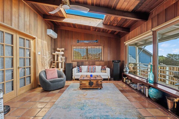 TV - Oceanview Retreat w/Hot Tub, Patio, & EV Charger! (Gualala)