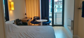 1 chambre, bureau, fer et planche à repasser, Wi-Fi gratuit