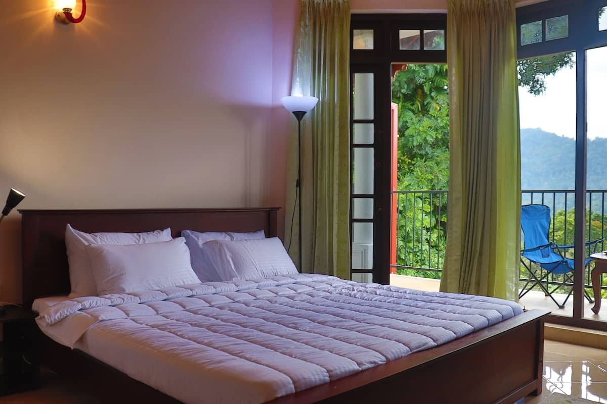 Comfort Room, 1 King Bed, Mountain View | Egyptian cotton sheets, premium bedding, down comforters