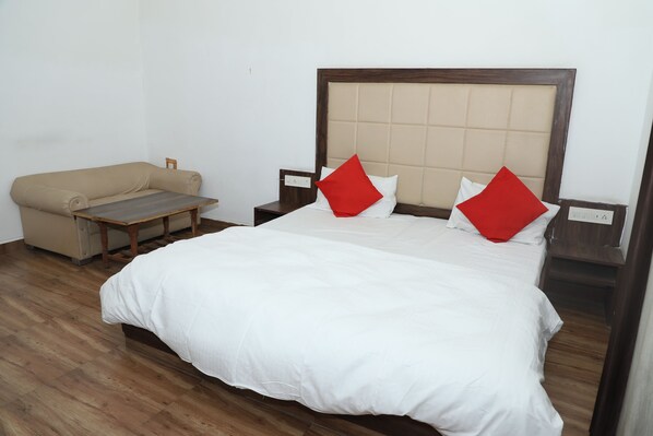 Deluxe Double Room | Free WiFi