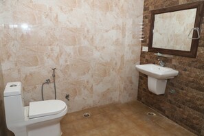 Luxury Room | Bathroom