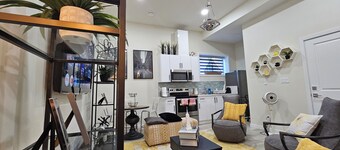 LUXURY LIVING, HAPPY VIBES L.L.H.V