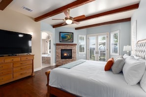 5 bedrooms, iron/ironing board, WiFi, bed sheets