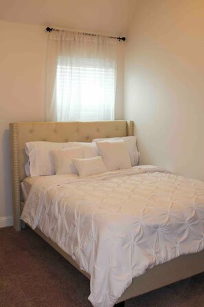 5 bedrooms, desk, iron/ironing board, free WiFi