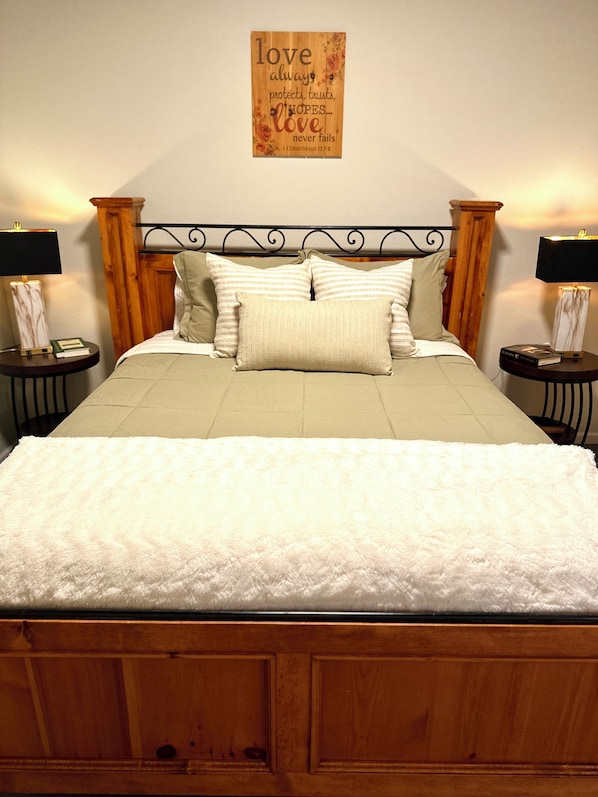4 bedrooms, desk, iron/ironing board, free WiFi