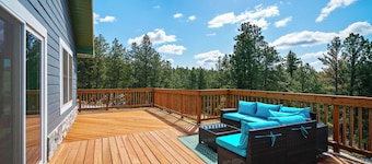 Lewistown Pine View Retreat's Newly-Built Modern Farmhouse