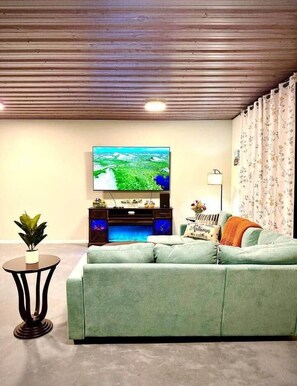 Téléviseur connecté, foyer, chaîne audio