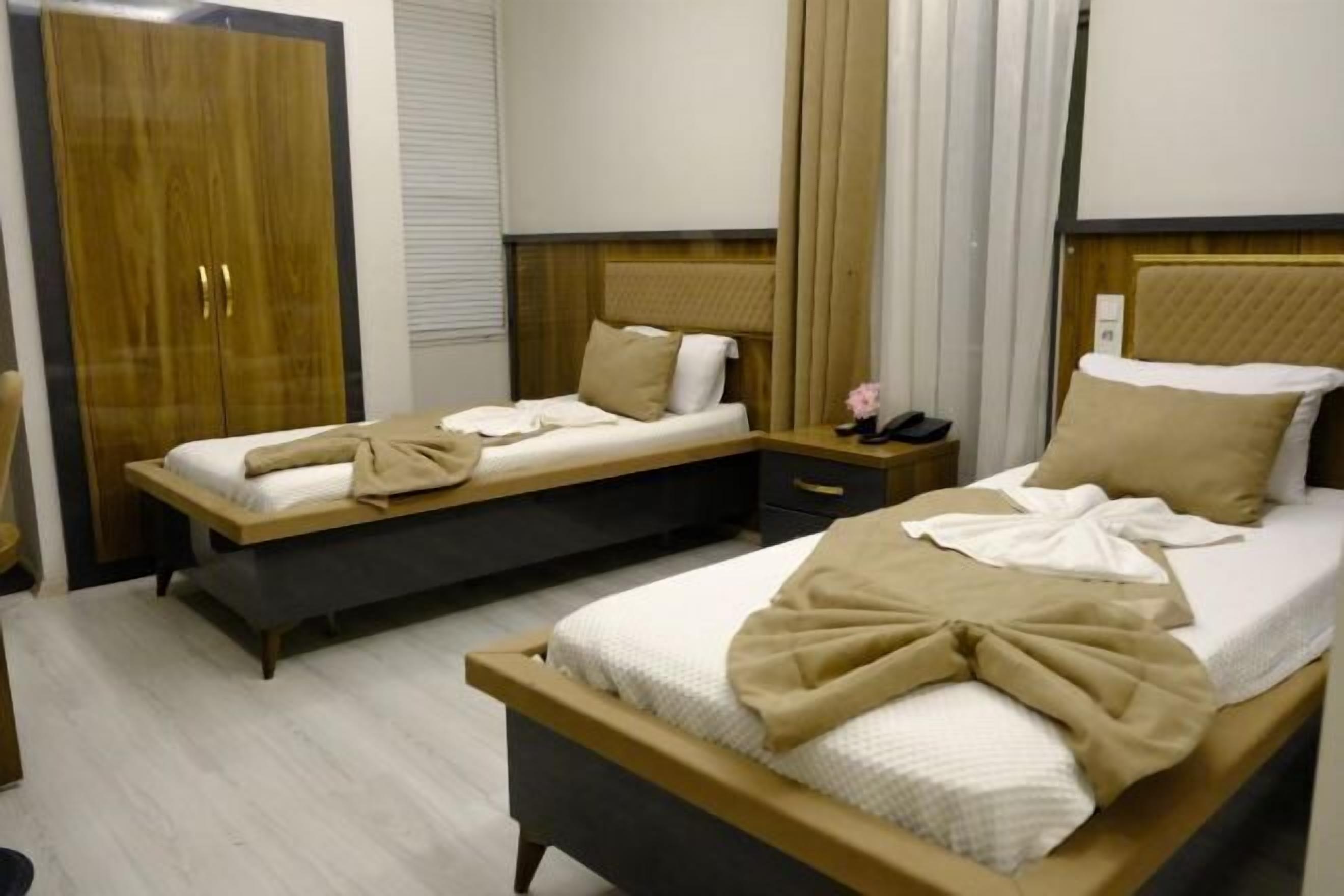 Decoración personalizada, muebles diferentes y escritorio 