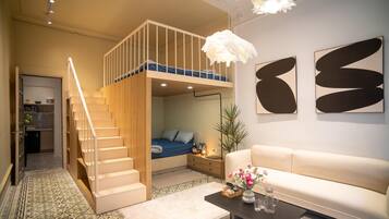 Schreibtisch, Verdunkelungsvorhänge, schallisolierte Zimmer