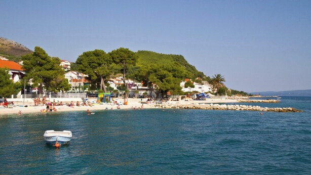 A coastal town with a beach, boats, and buildings. - C apt w Terrace & sea View, 4 min Walk to Beach (Podstrana)