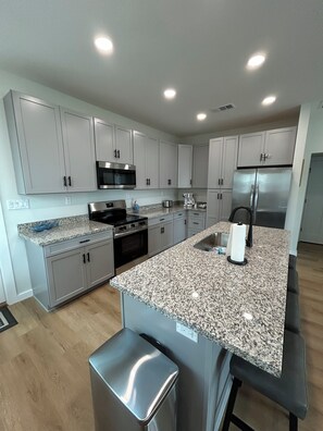 Mikrowelle, Ofen, Herdplatte, Geschirrspüler