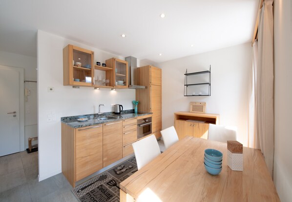 Fridge, microwave, oven, dishwasher